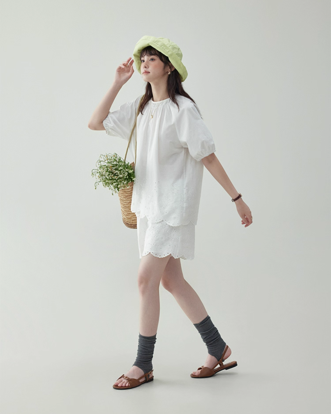 Scalloped Embroidery Lace Blouse / Shorts AMU0028