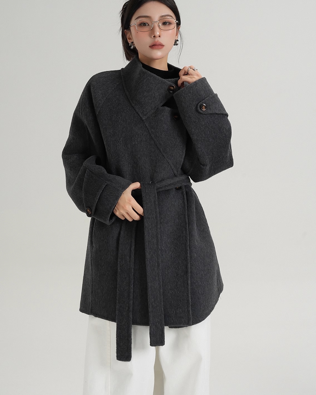 Half Turtleneck Black Coat SRS0320