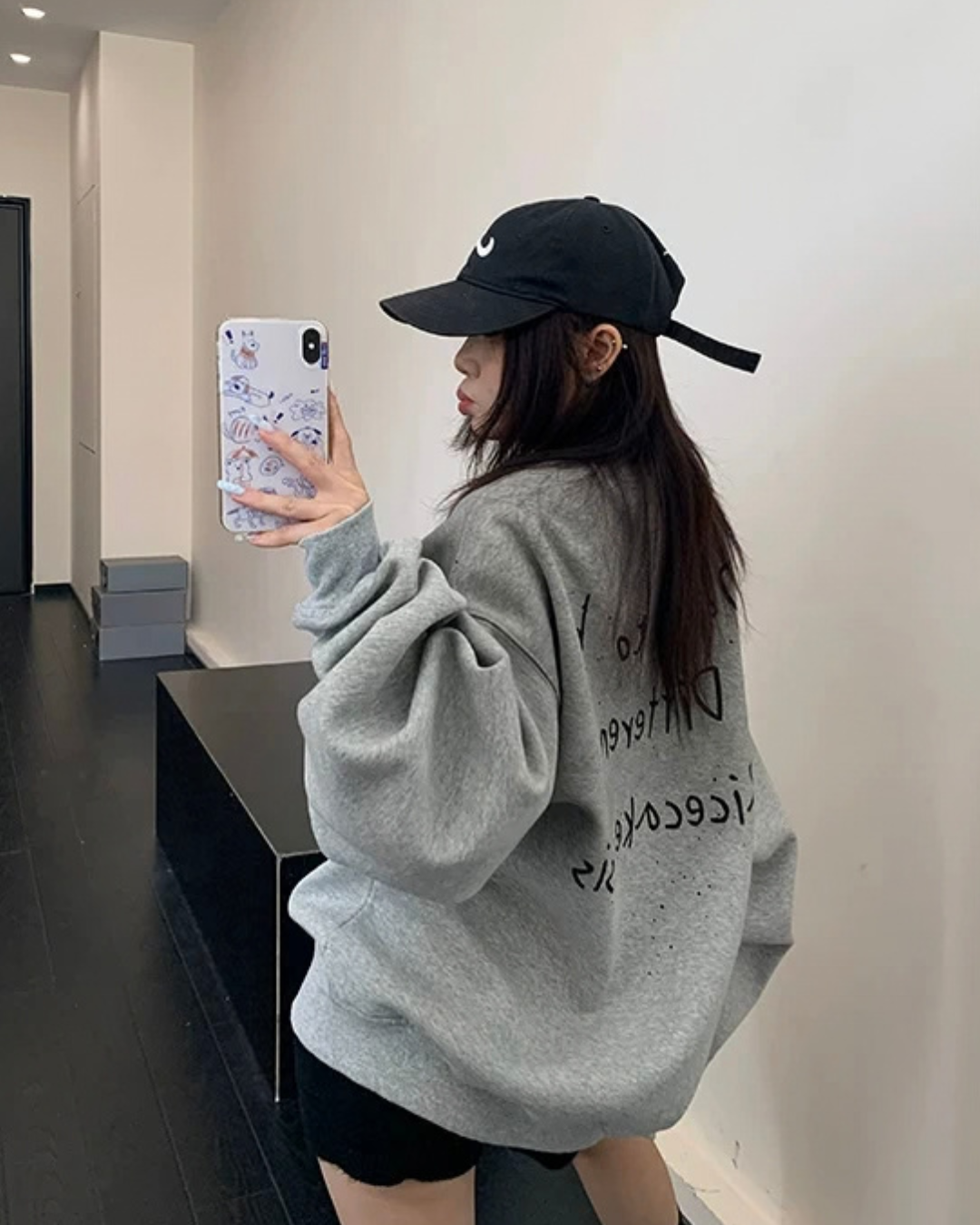 Letter Graphic Sweatshirt YLS1042