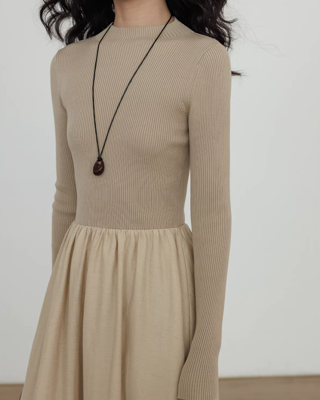 Mock Neck Top Docking Flare Skirt VAS0183