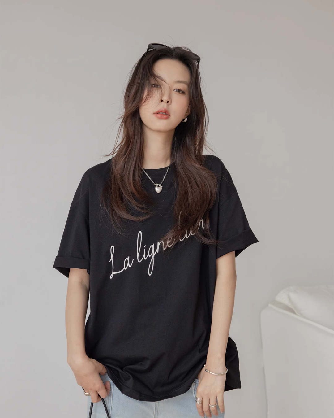 Cursive Logo Loose T-Shirt VNS0008