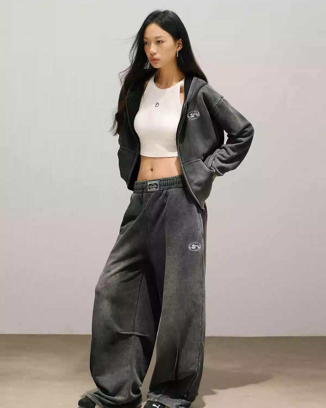 Washed Black Zip Hoodie / Wide Pants SMD0005