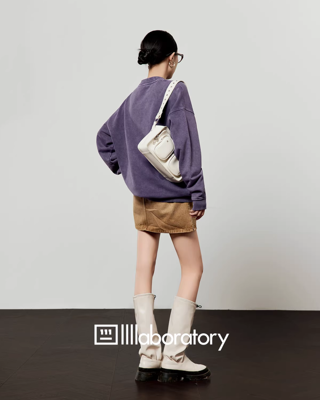 Tiger Motif Crewneck Top/Khaki Denim Skirt LLA0610