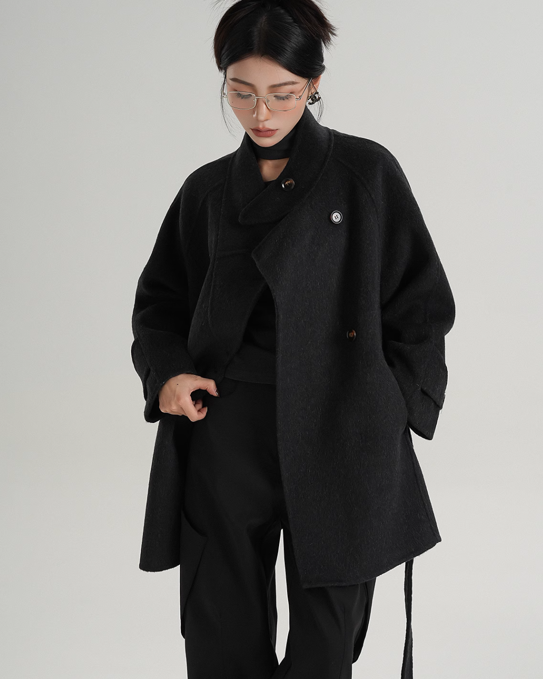 Half Turtleneck Black Coat SRS0320