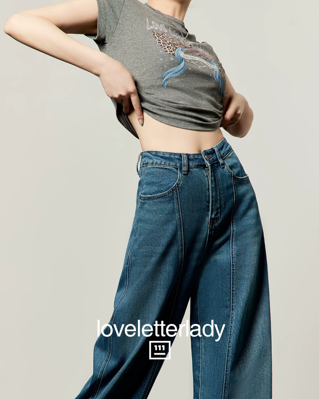 Tight Short-Sleeve T-Shirt / Pocket Print Denim Pants LLA0667