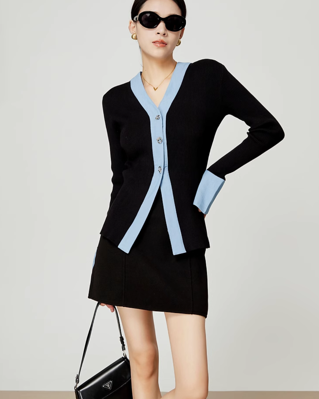 Bicolor V-neck knit cardigan LLA0083