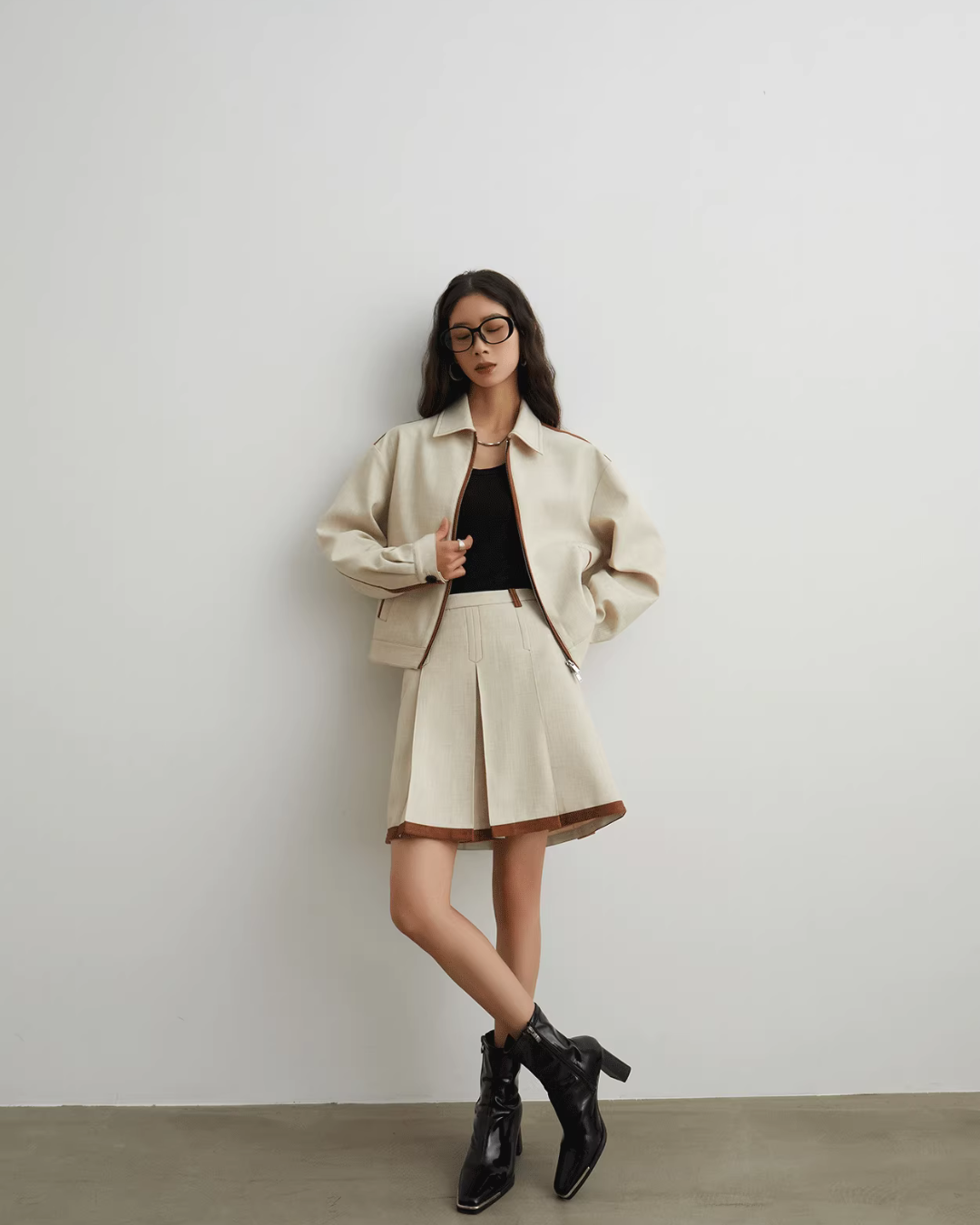 Color-Blocked Line Zip Jacket / Line Mini Skirt  SUY0032