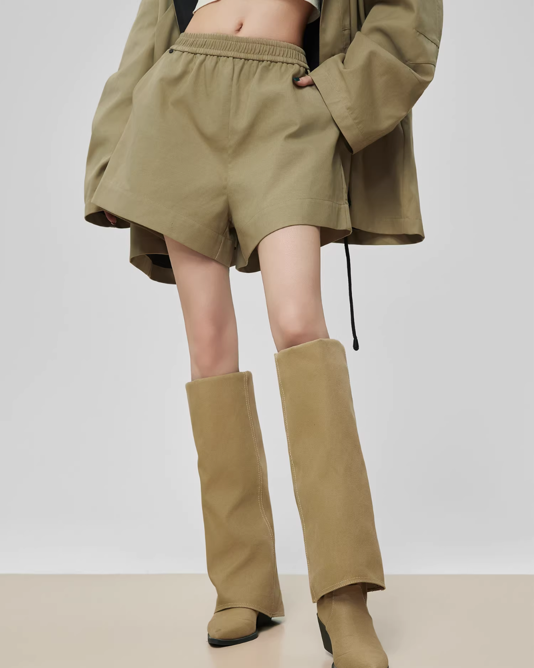 Wind Hooded Trench Coat / High-Waist Shorts FER0036