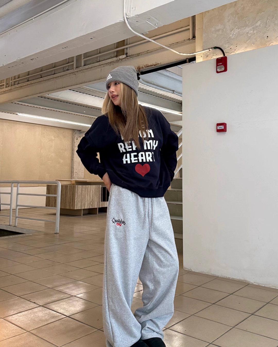 College Logo Sweat Top CYE0029