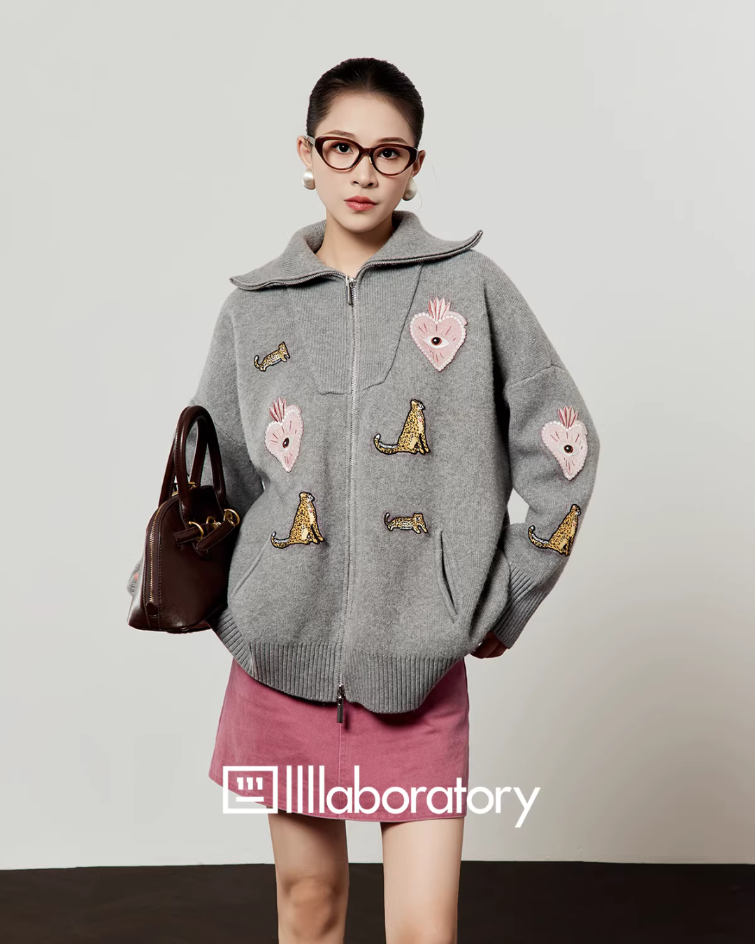 Polo Collar Embroidered Knit Cardigan / Pink Denim Skirt LLA0606
