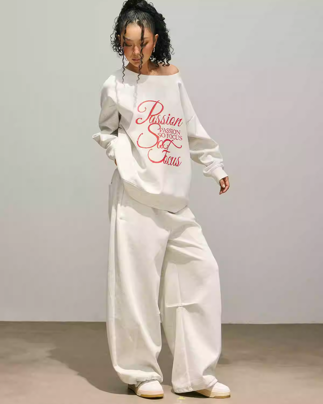 Logo One-Shoulder Top / Wide Pants SMD0003