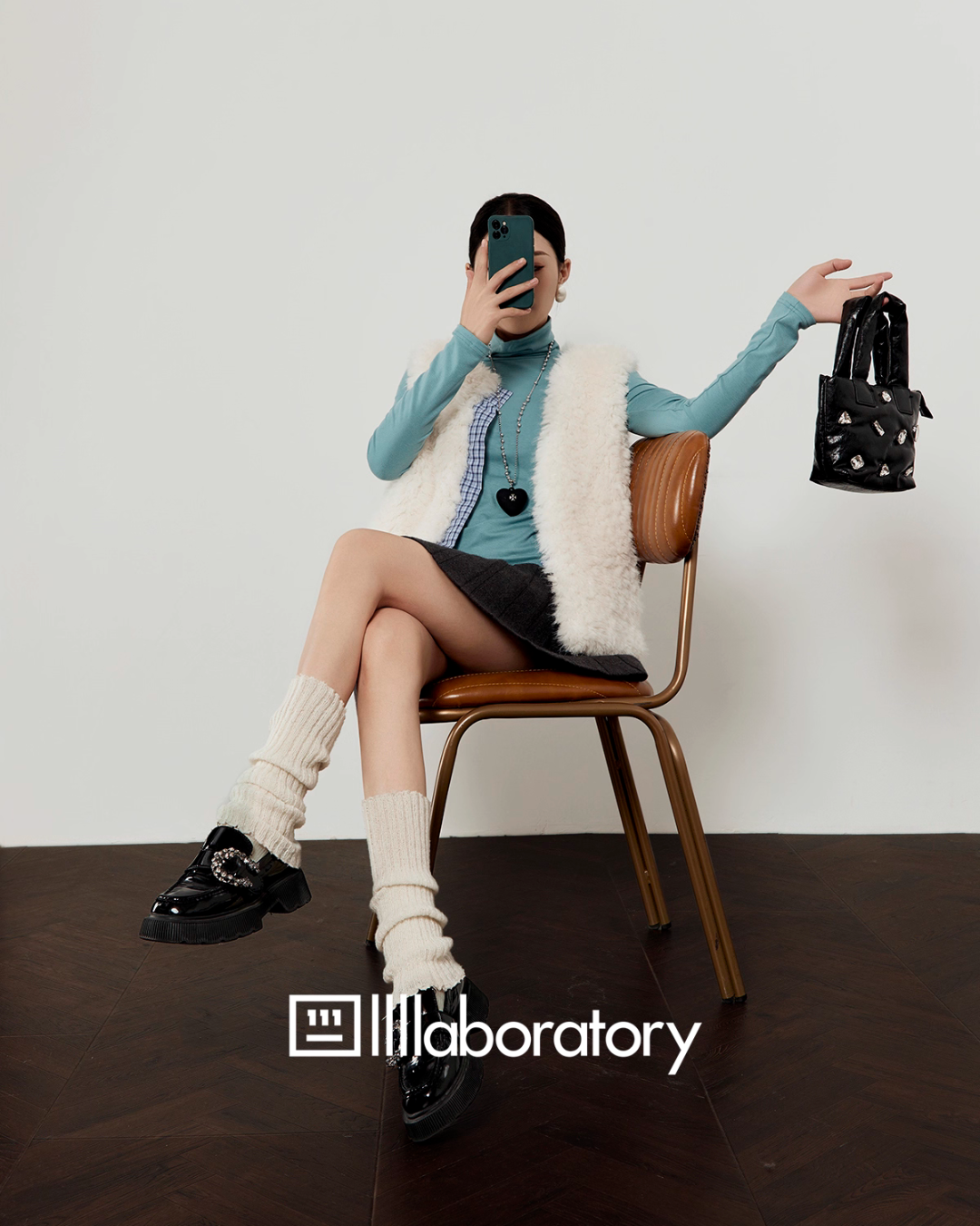 Fluffy Fur Vest / Pleated Skirt LLA0577