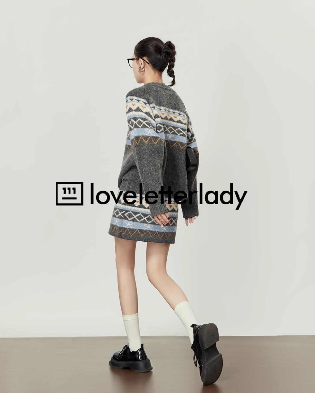 Round Neck Gray Knitted Cardigan / Mini Skirt LLA0401