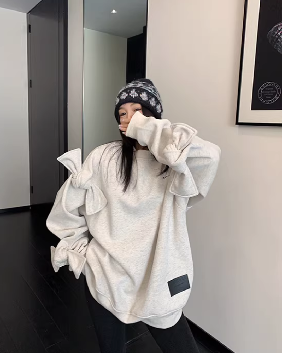 Bowknot Design Round Neck Sweatshirt YLS1018