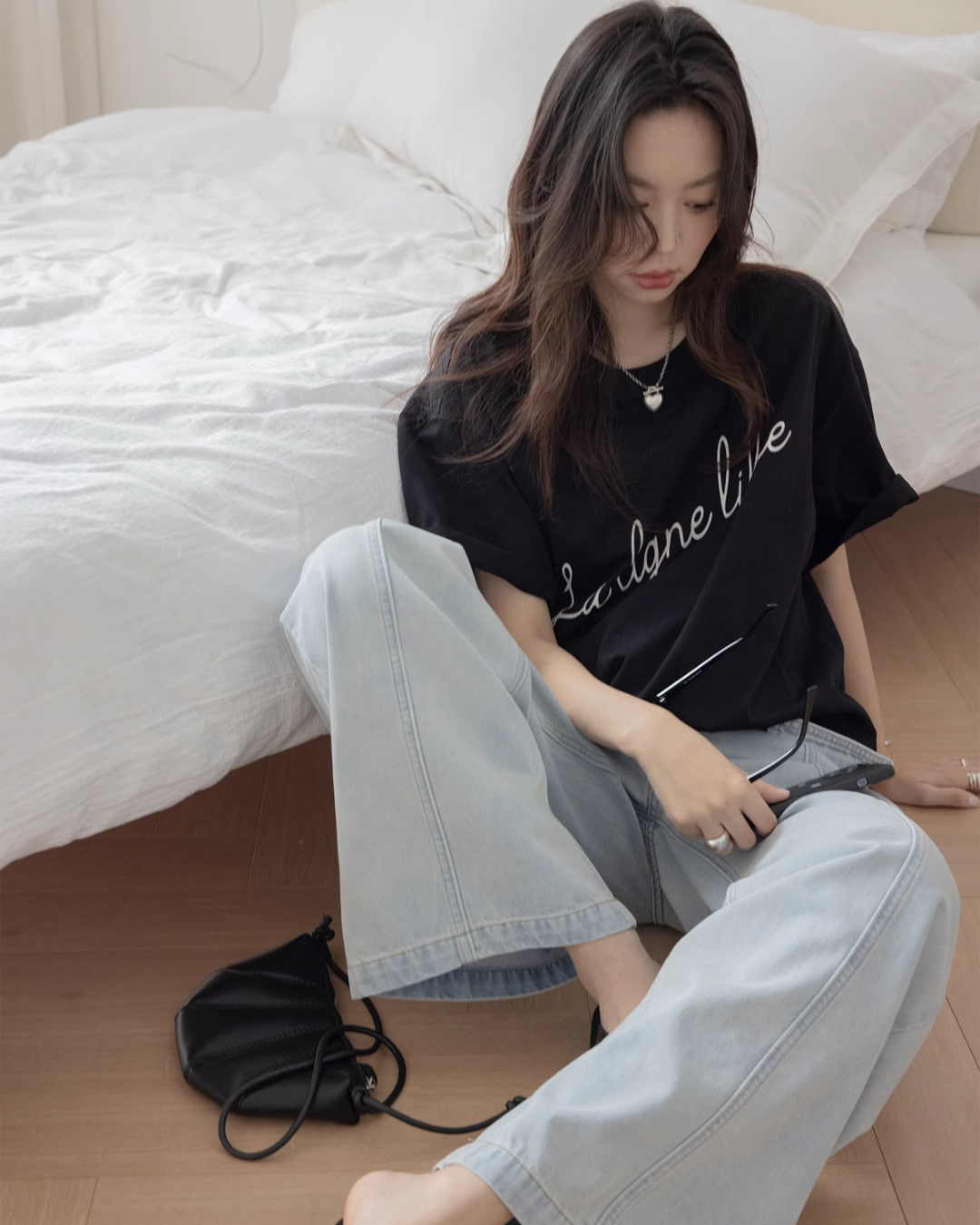 Cursive Logo Loose T-Shirt VNS0008