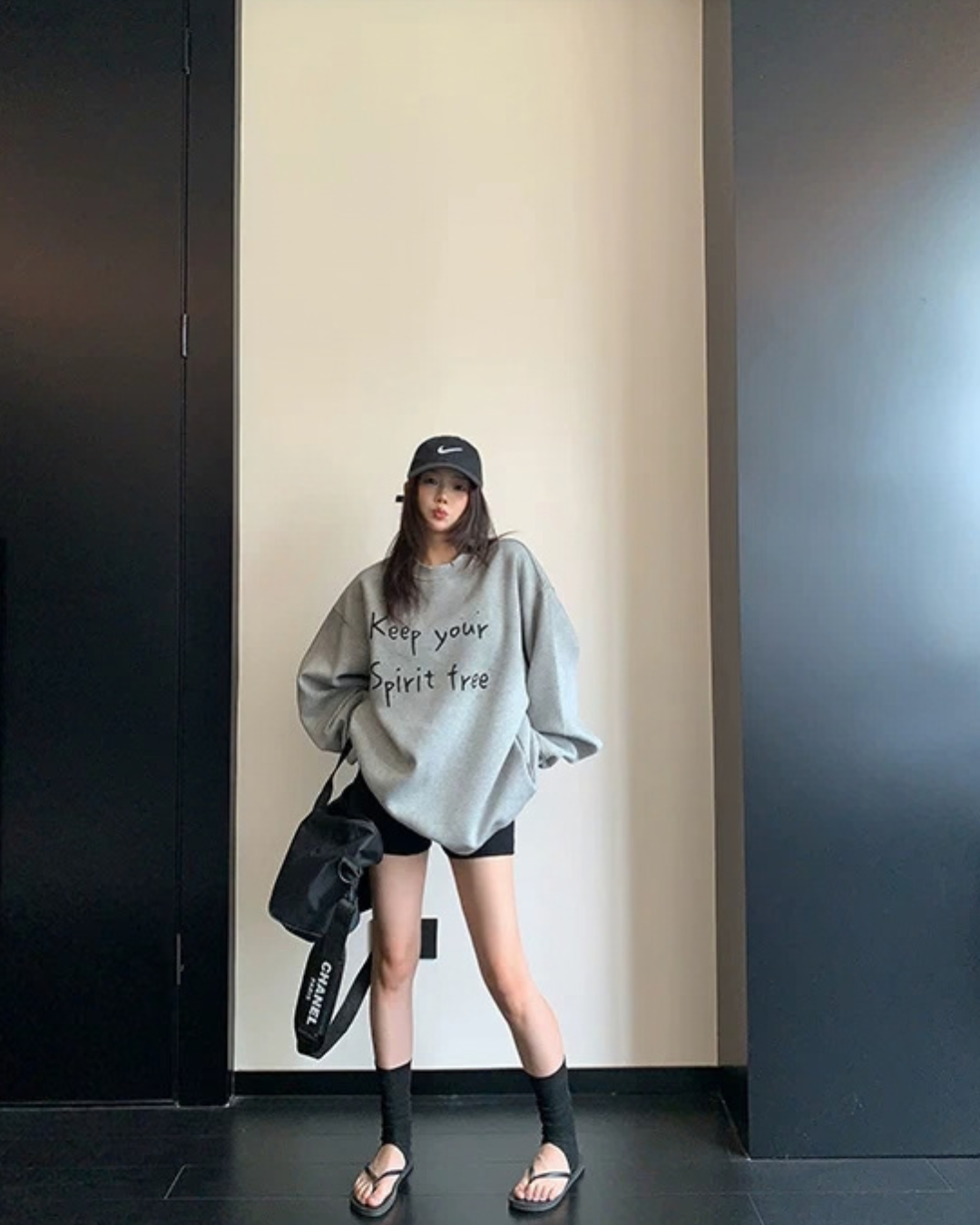 Letter Graphic Sweatshirt YLS1042