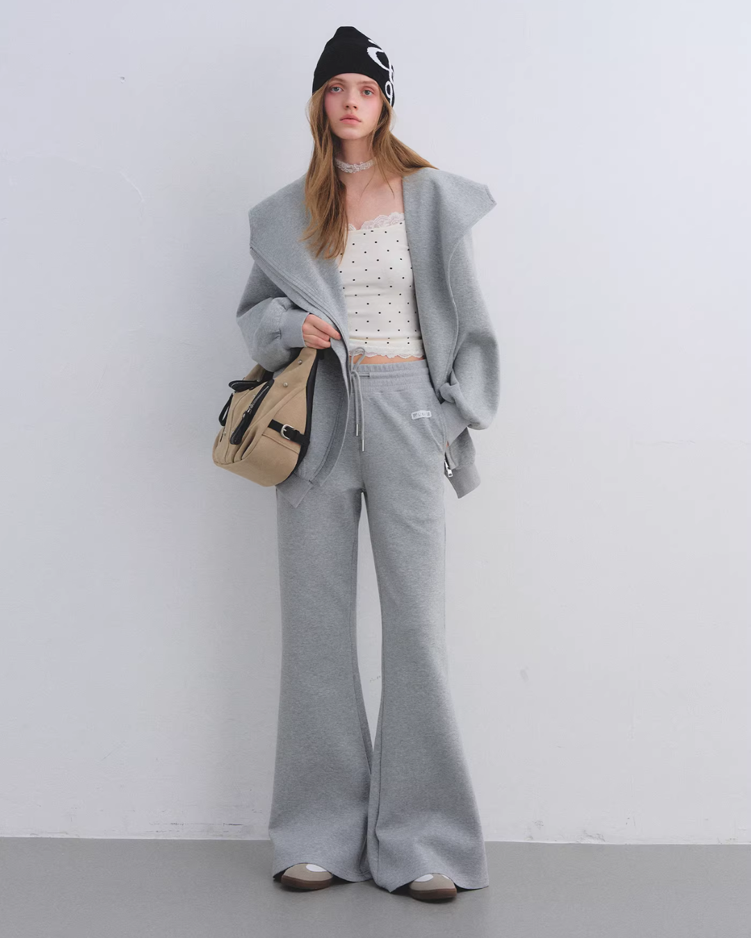 Oversized Collar Zip-Up Hoodie / Flare Sweatpants  ASG0083