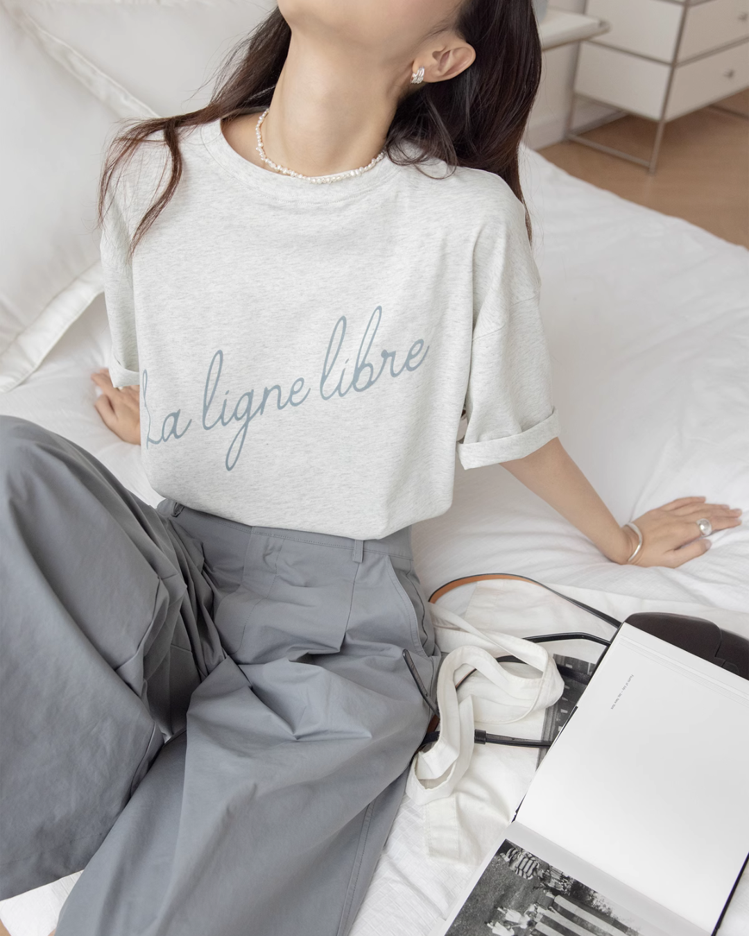 Cursive Logo Loose T-Shirt VNS0008