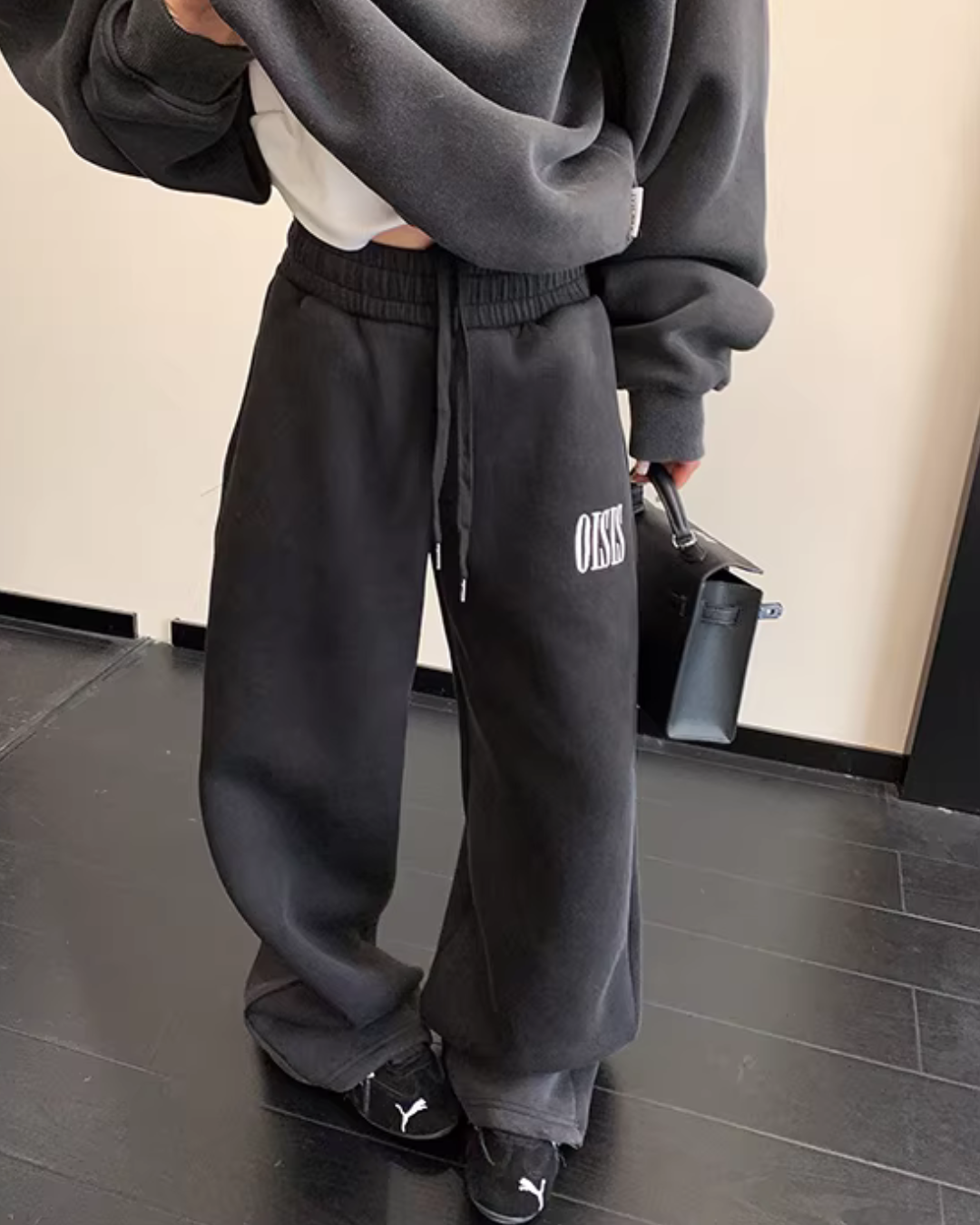 Half-Zip Sweatshirt / Wide Sweatpants YLS1020