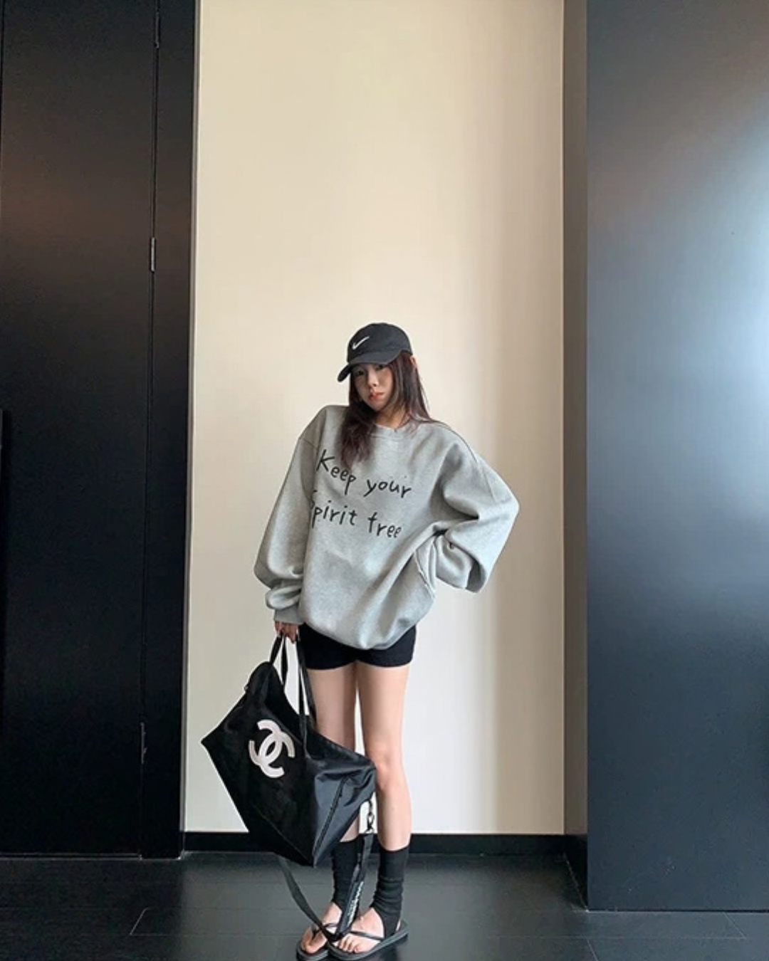 Letter Graphic Sweatshirt YLS1042