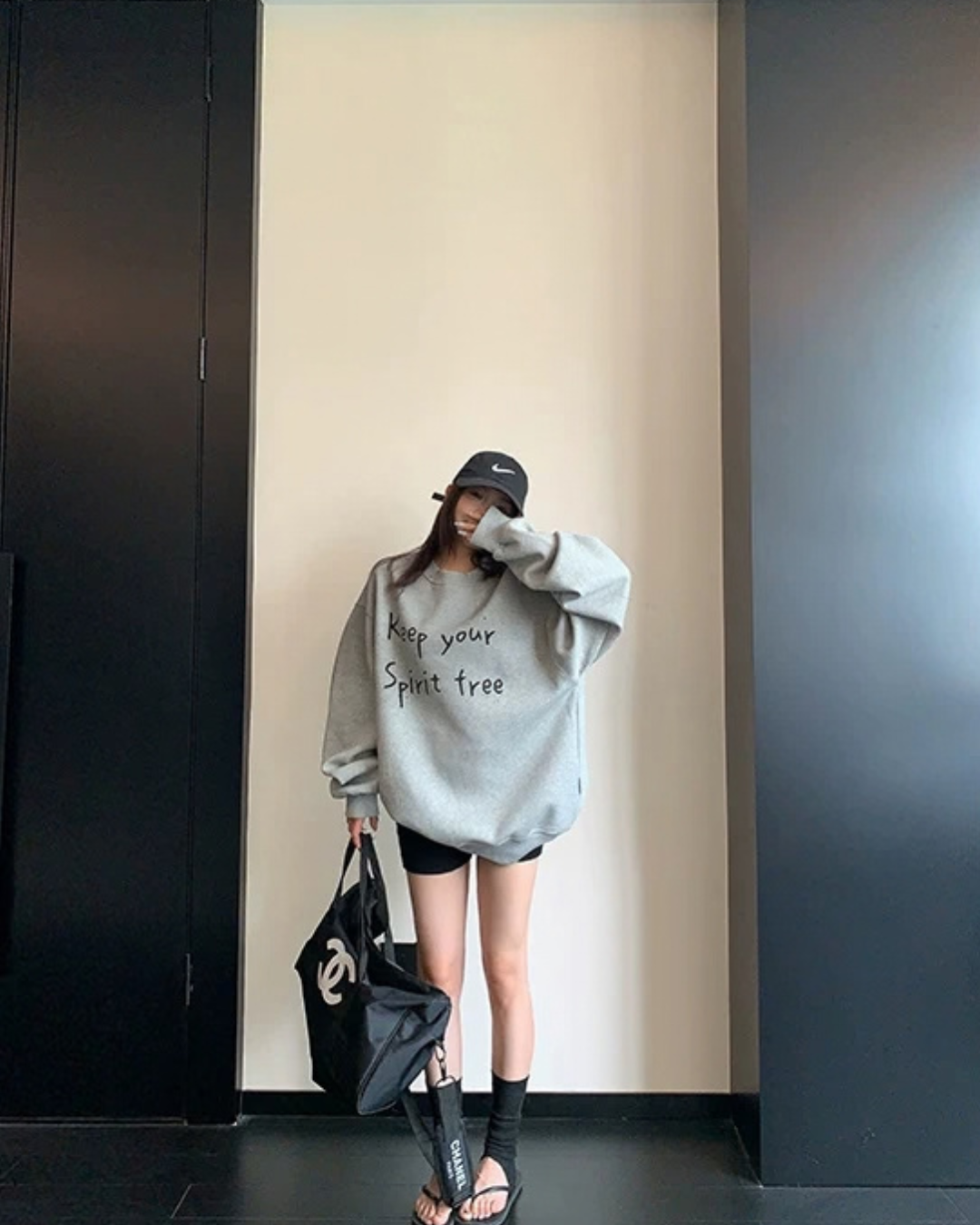 Letter Graphic Sweatshirt YLS1042