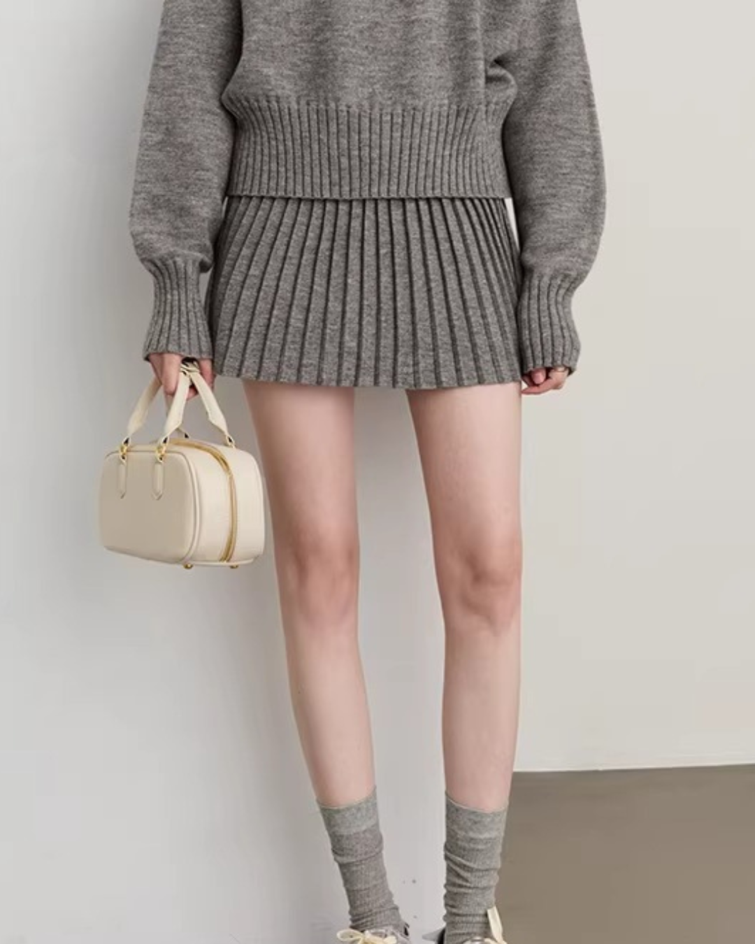 Sparkling Collar Knit Top / Knit Pleated Skirt DPY0075