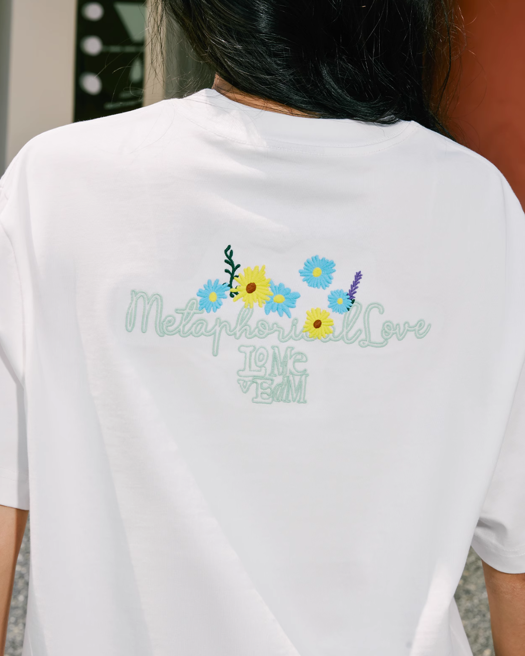 Floral Logo Embroidered T-shirt MDM0005