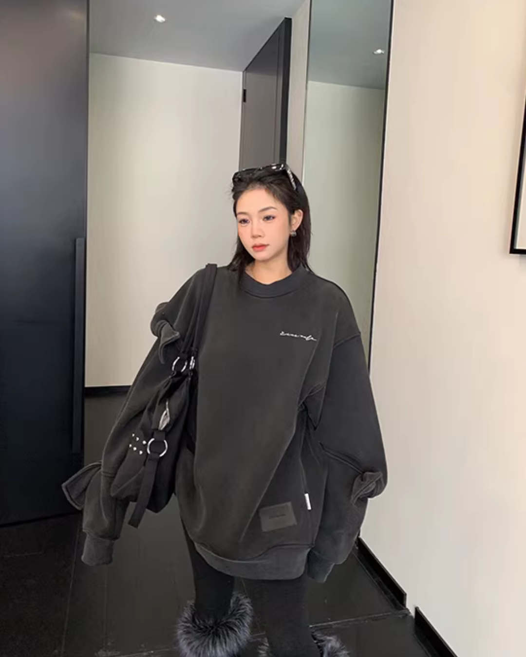 Bowknot Design Round Neck Sweatshirt YLS1018