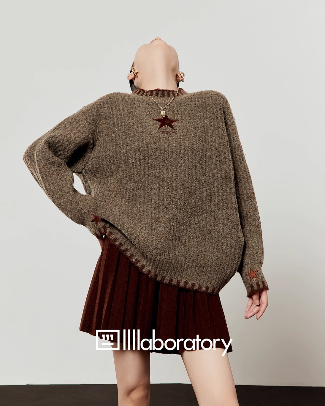 Star Logo Mock Neck Top/Pleated Skirt LLA0568