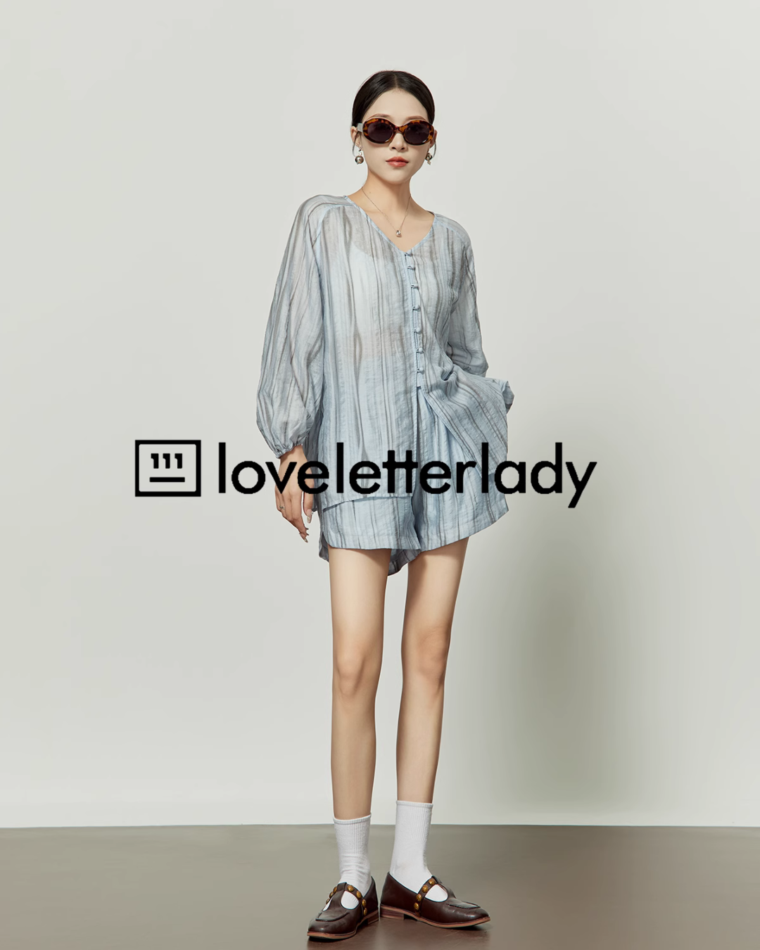 V-Neck Blue Striped Tops / Loose Shorts LLA0247