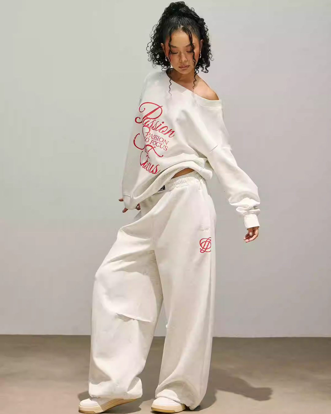 Logo One-Shoulder Top / Wide Pants SMD0003