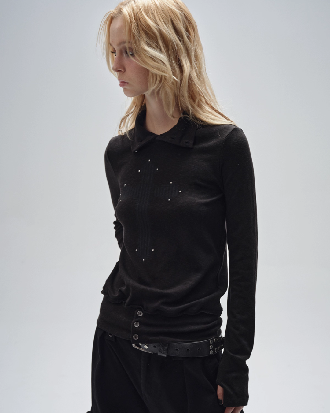 Turtleneck Finger Sleeve T-Shirt WAT0016