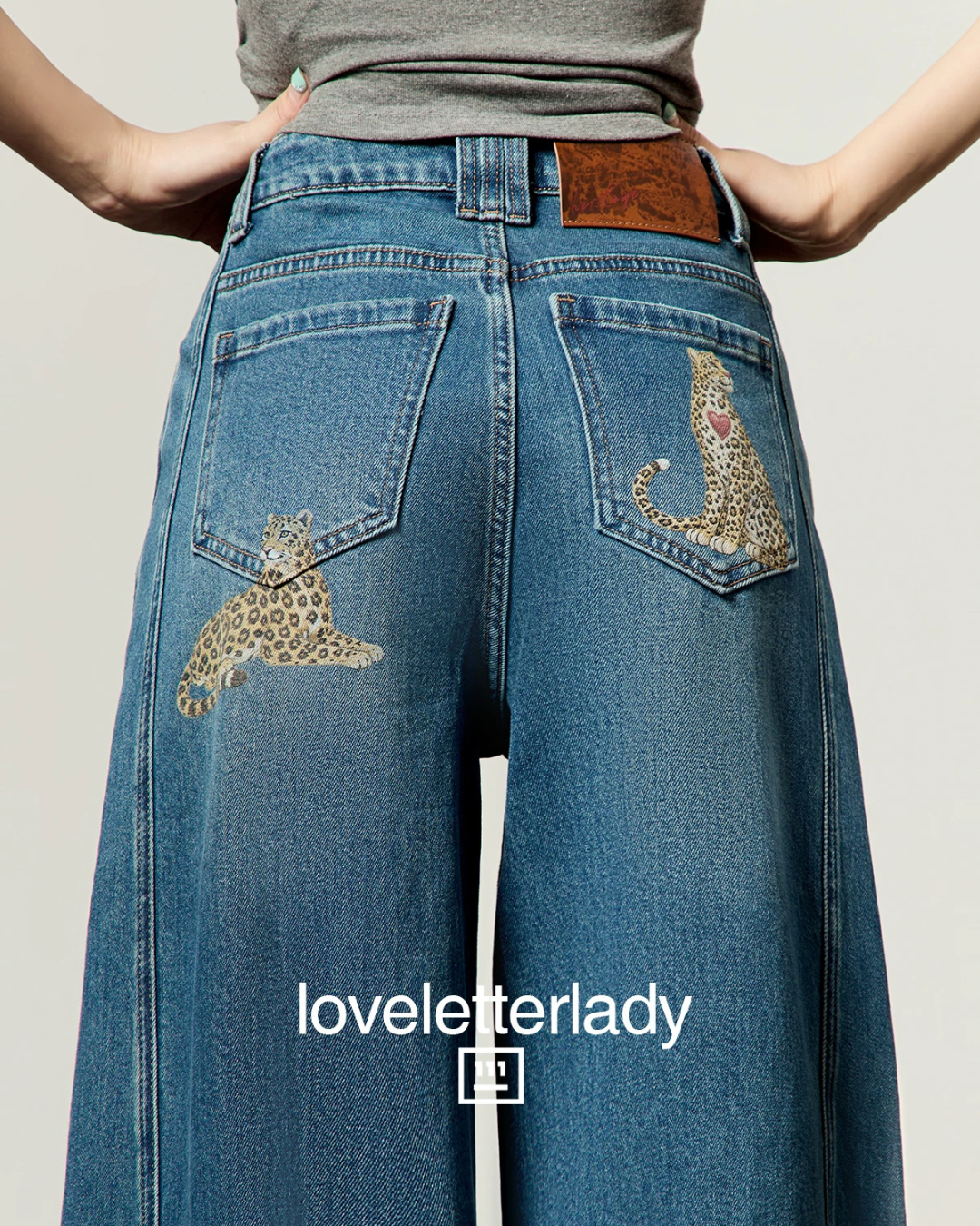 Tight Short-Sleeve T-Shirt / Pocket Print Denim Pants LLA0667