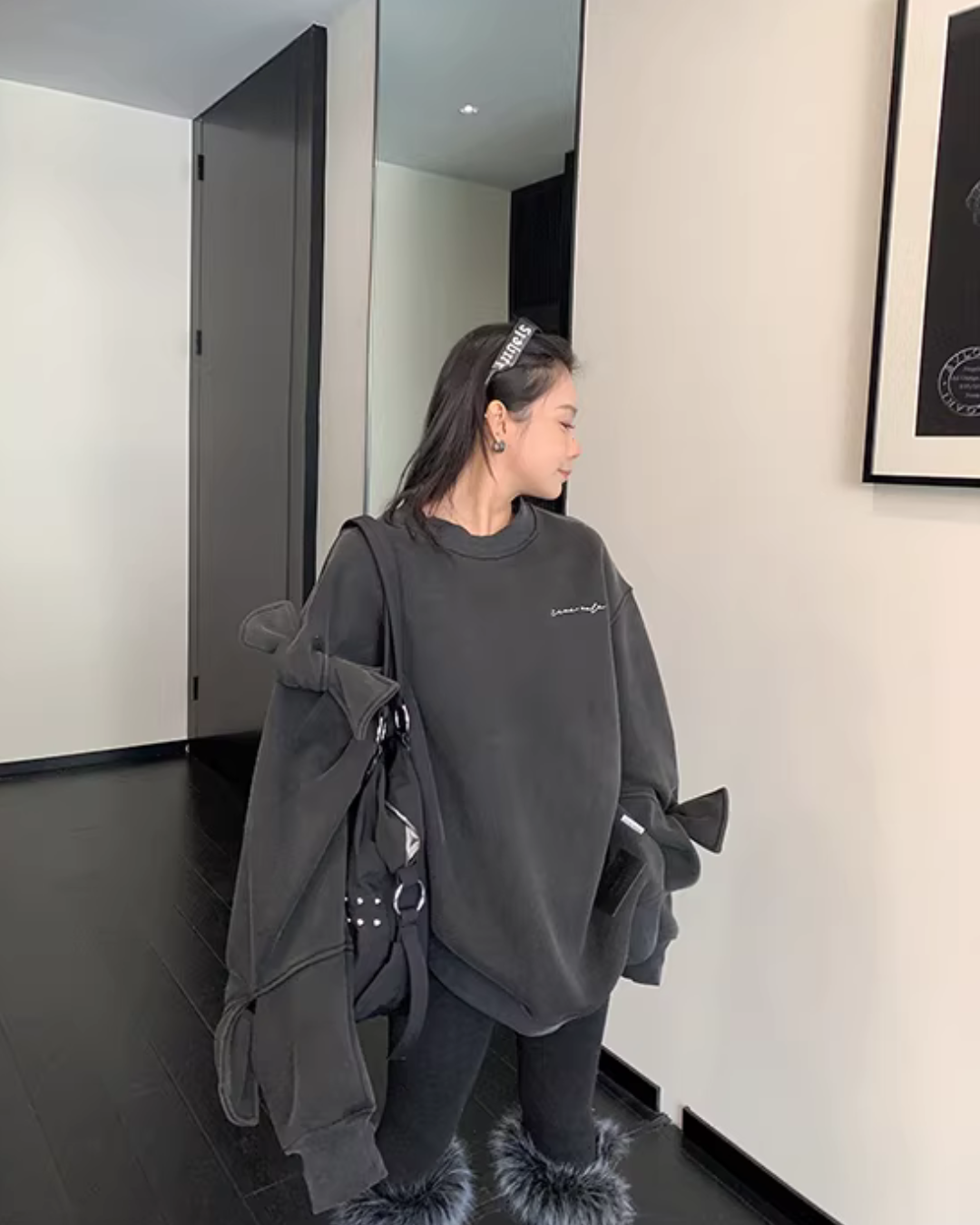 Bowknot Design Round Neck Sweatshirt YLS1018