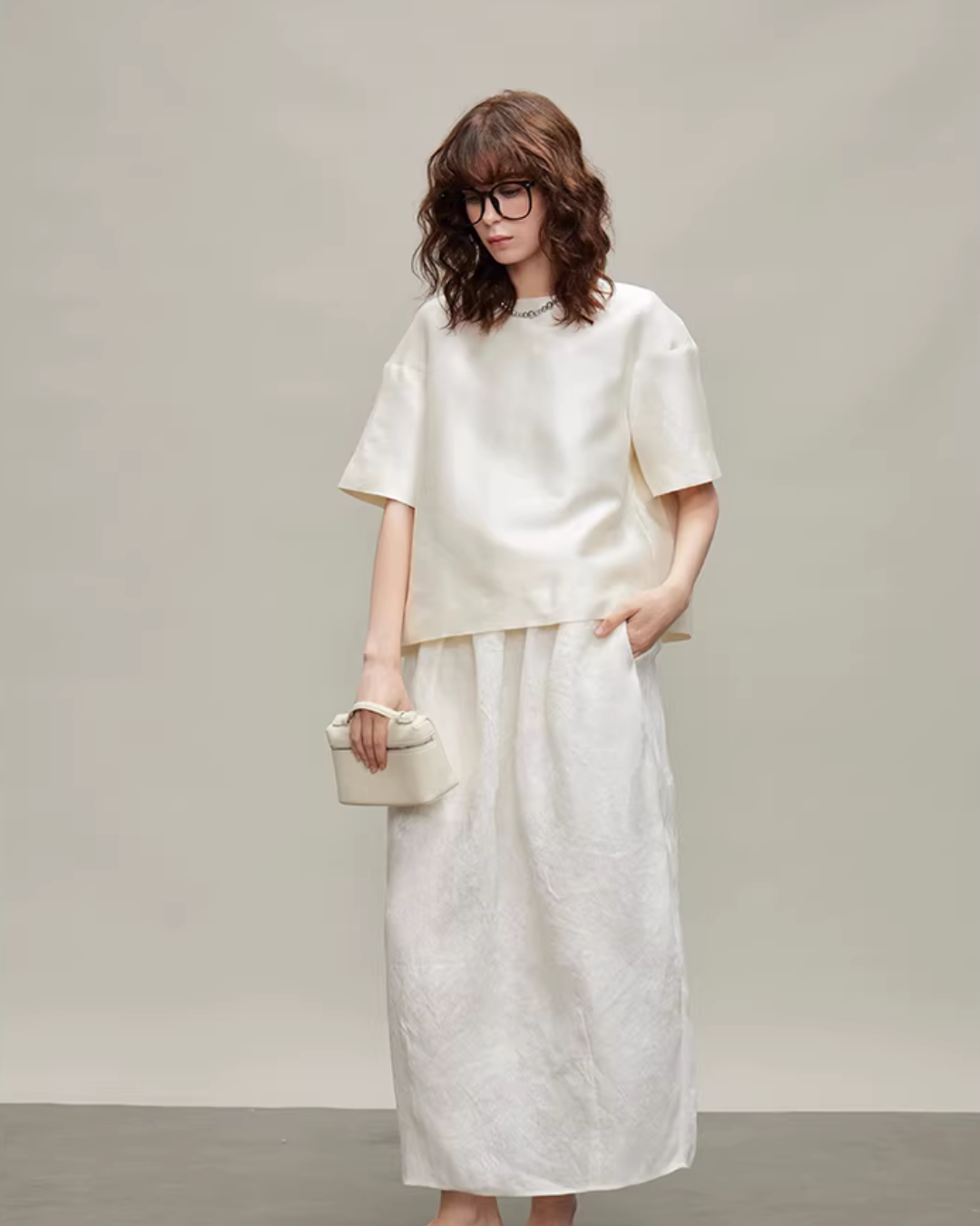 Silk Short-Sleeve Top / Silk Embroidered Half Skirt TEO0009