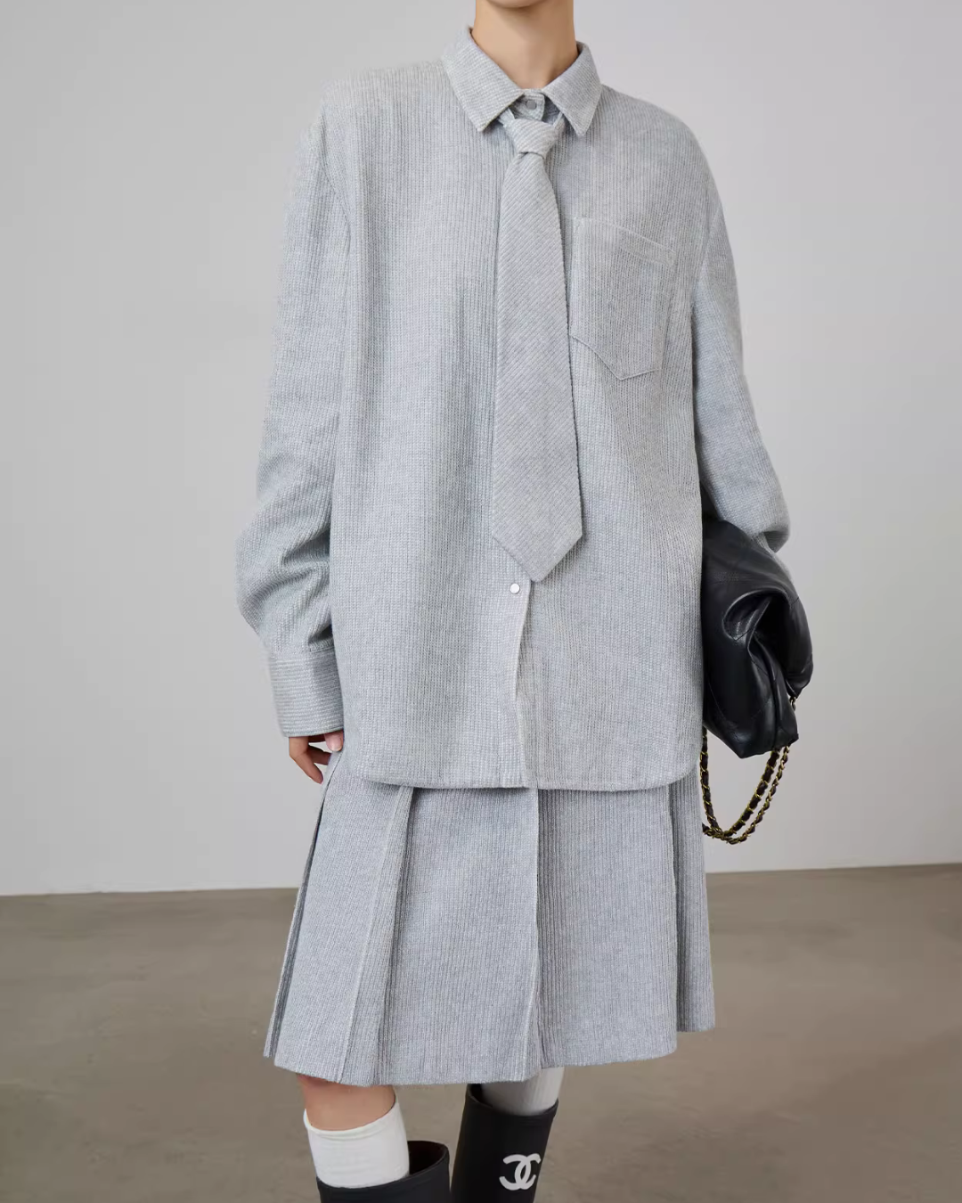 Soft Loose Long Sleeve Shirt / Knee Length Skirt SUY0009