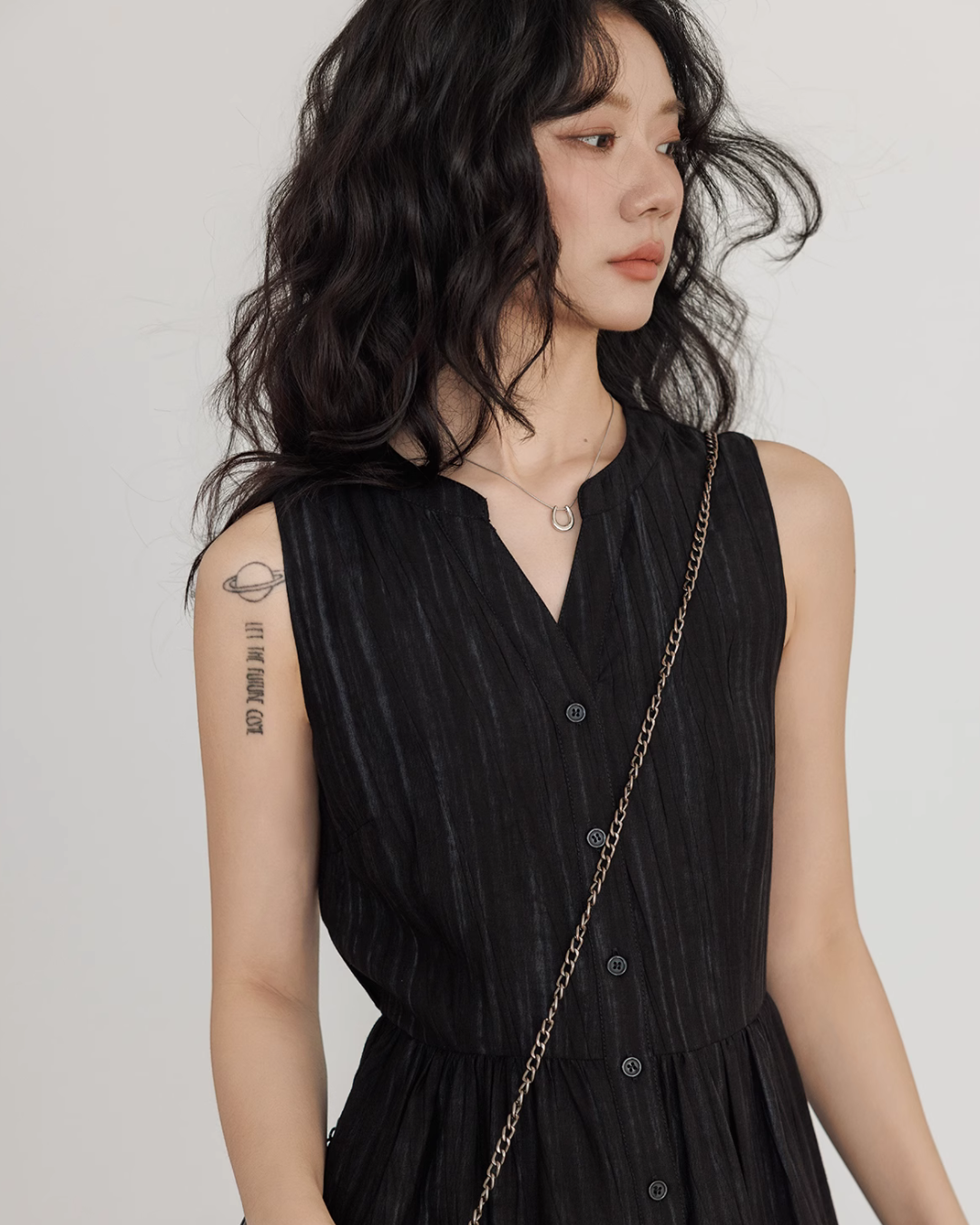 Key Neck Chiffon Sleeveless Dress VAS0118