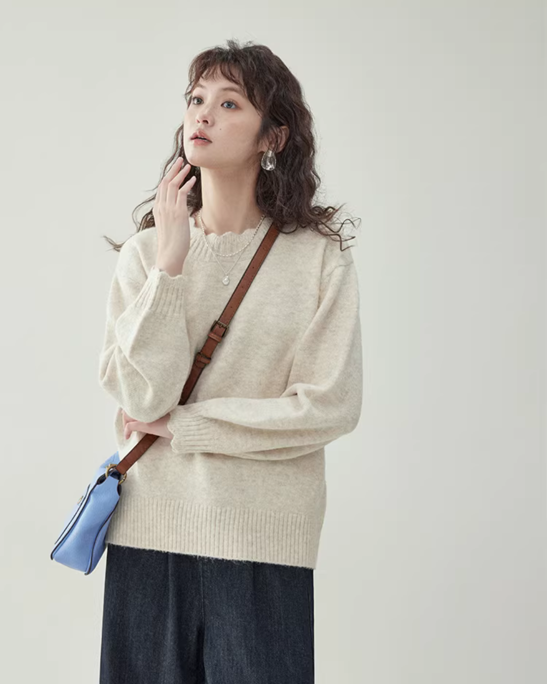 Lace Collar Long-Sleeve Top AMU0046