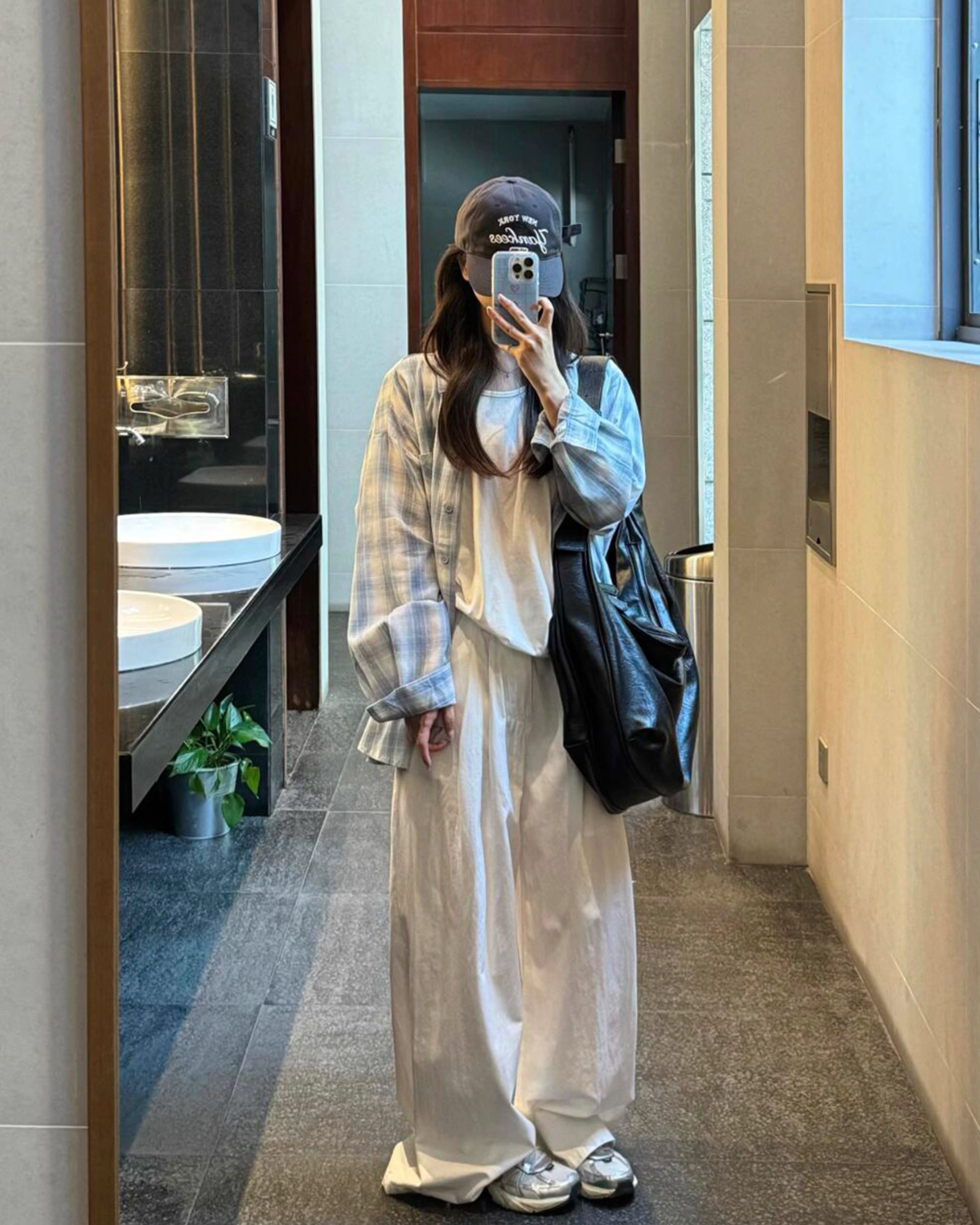 Leather Capacity Black Bag MAD0001