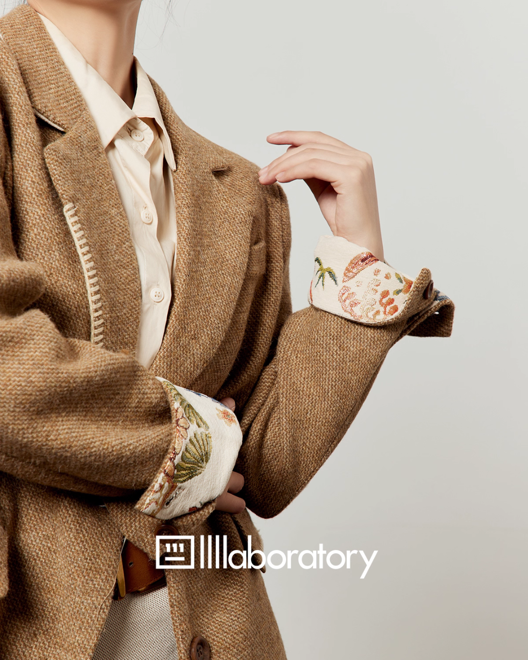 Retro Light Camel Jacket / Apricot Shirt / Mini Skirt LLA0541
