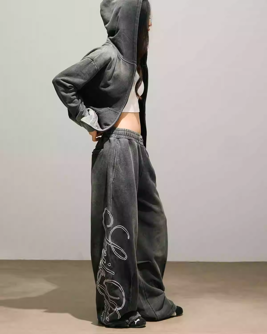 Washed Black Zip Hoodie / Wide Pants SMD0005