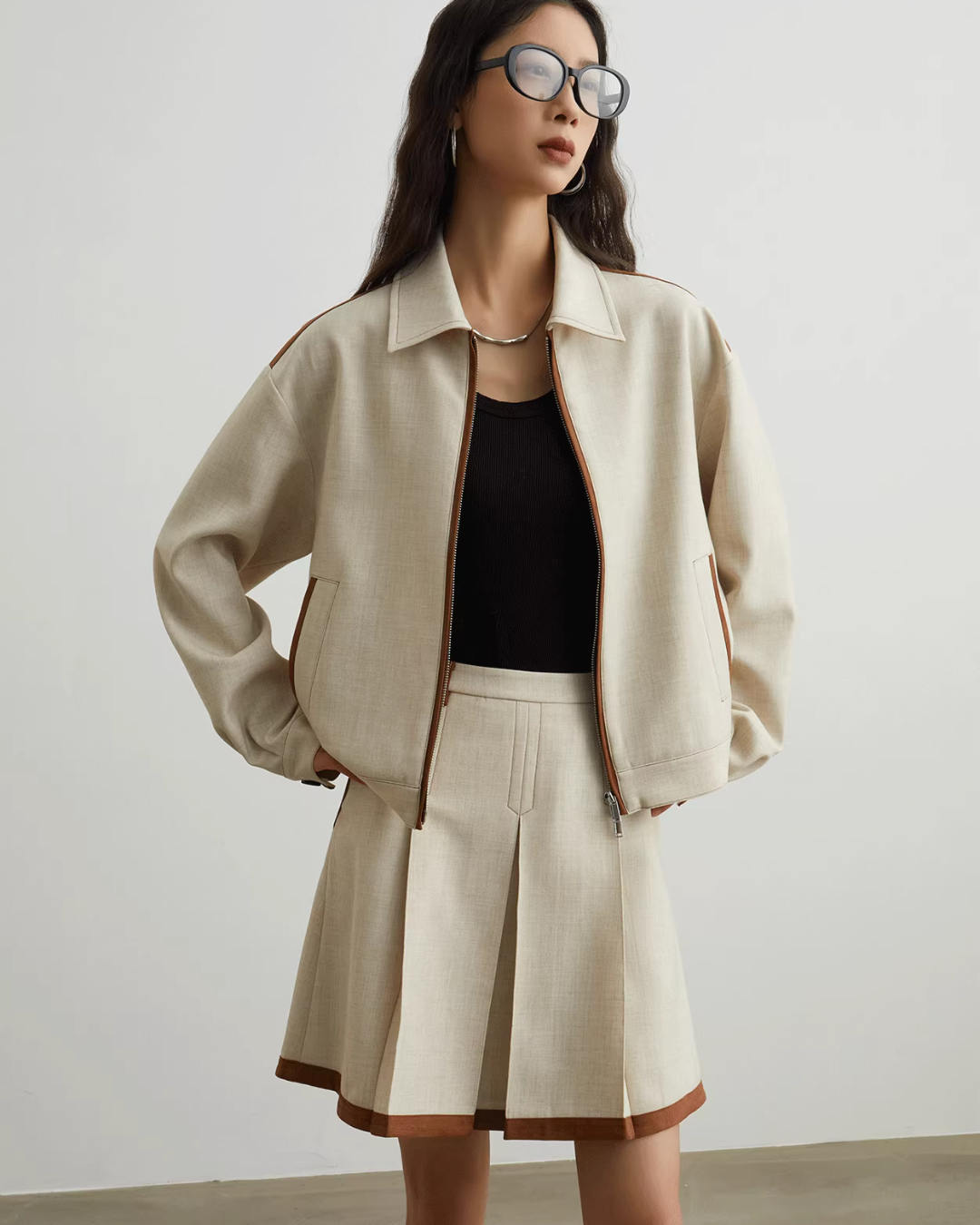Color-Blocked Line Zip Jacket / Line Mini Skirt  SUY0032