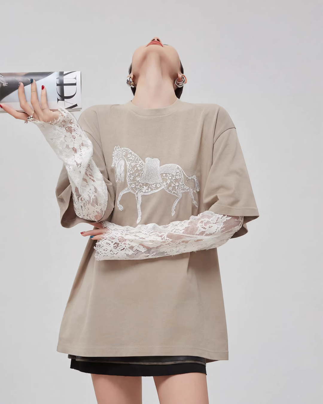 Horse Motif Lace Sleeves FER0034