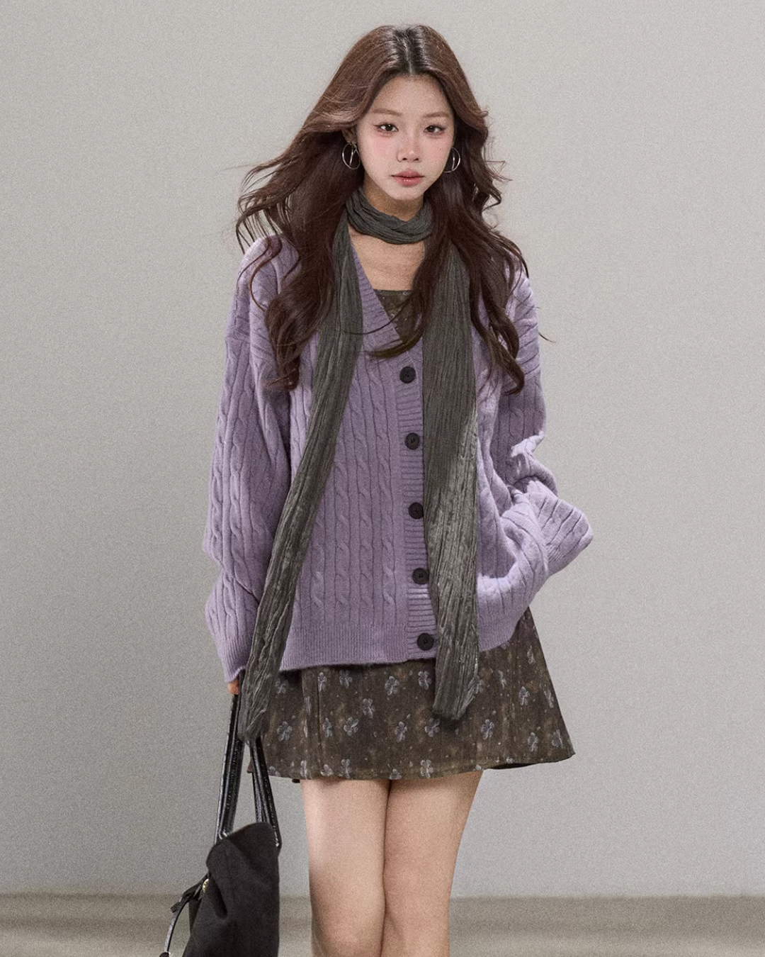 V-Neck Cable Knit Cardigan WDB0027