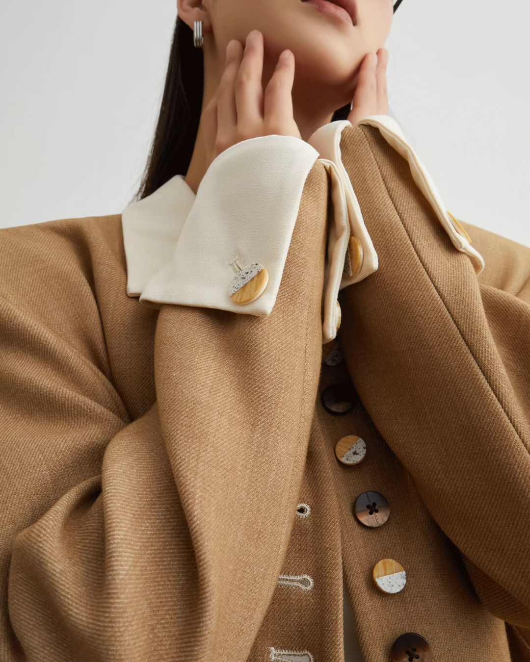 Button-Design Luxury Jacket / White Straight Pants SUY0029