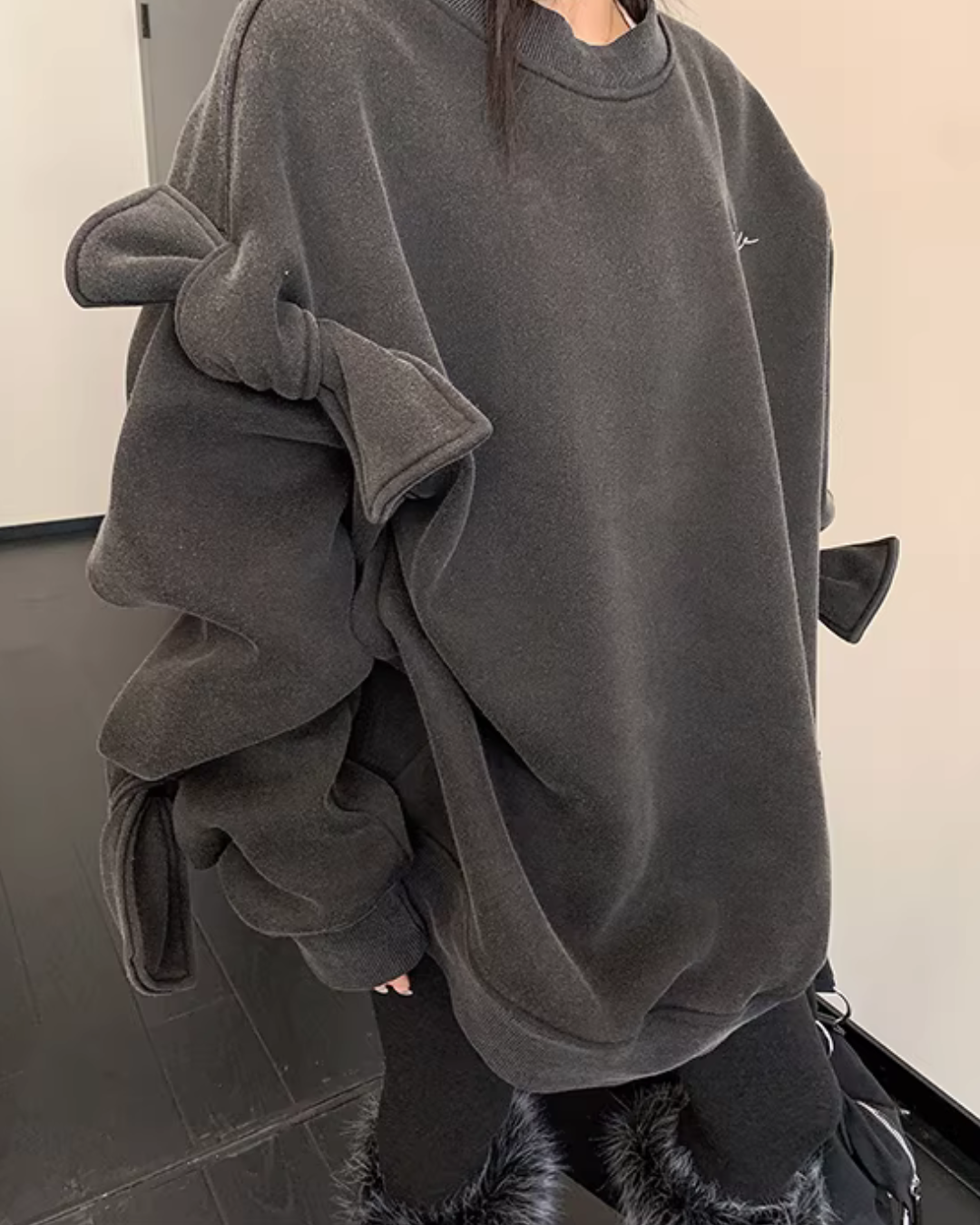 Bowknot Design Round Neck Sweatshirt YLS1018