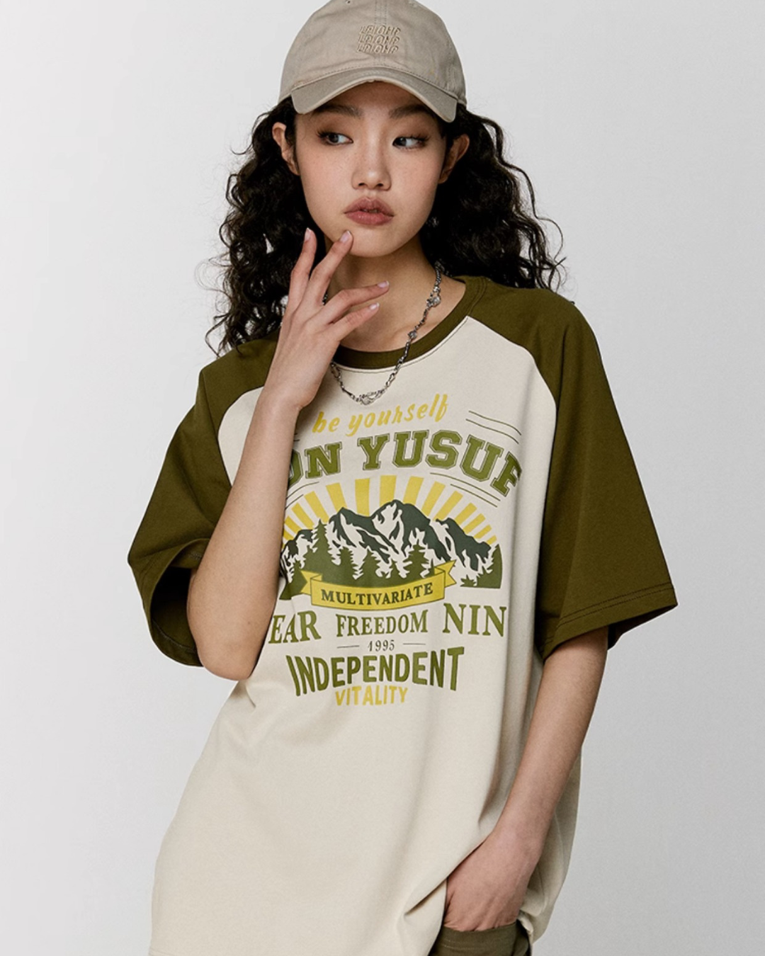 Retro Ragglan Sleeve T-Shirt VNY0010