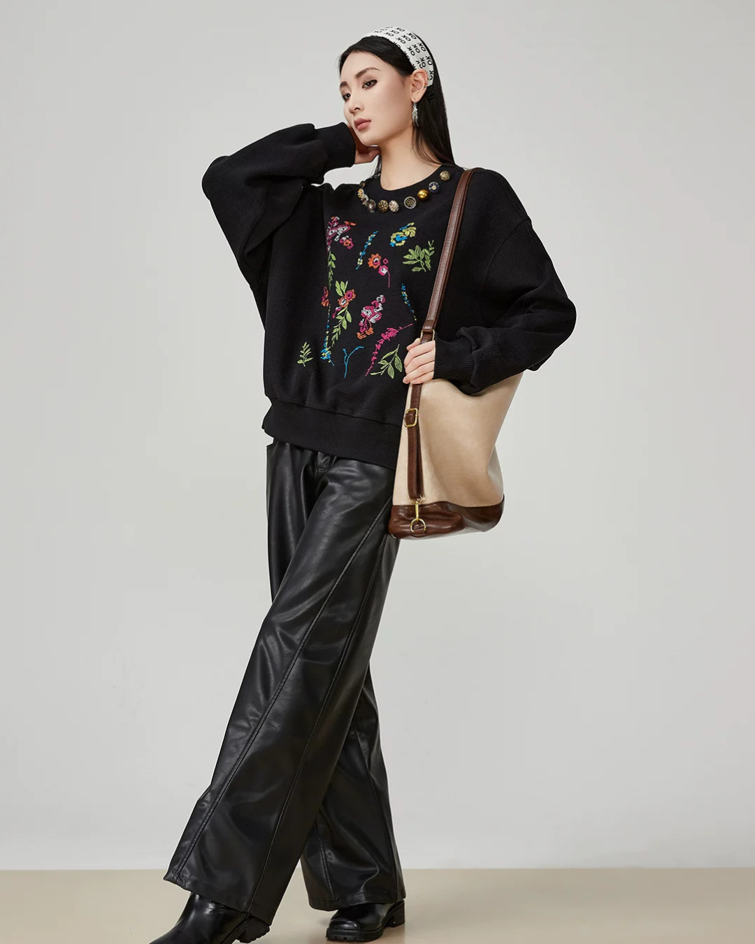 Crew Neck Embroidered Top FER0154