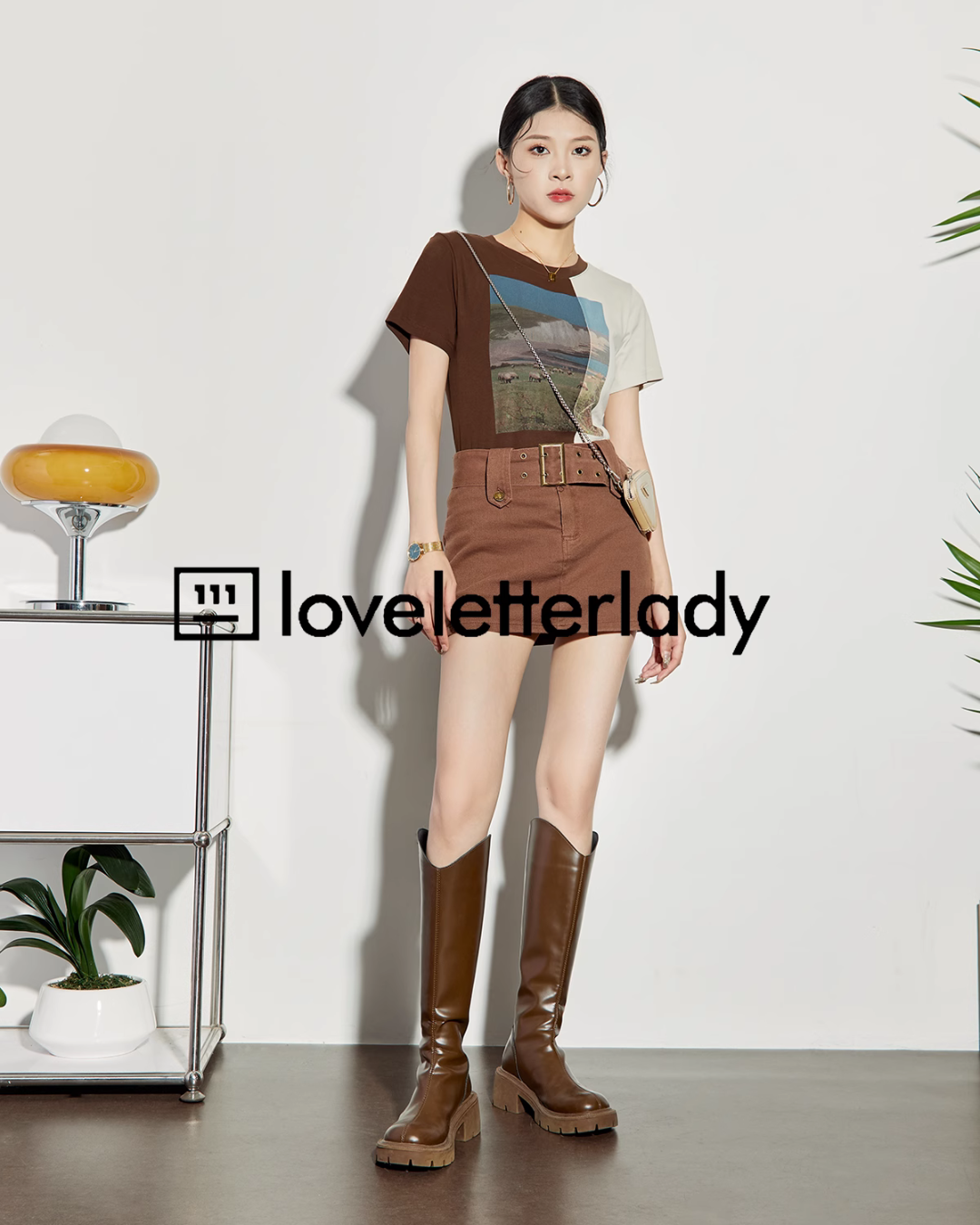 Two Color Graphic T-Shirt / Thick Belt Mini Skirt LLA0222