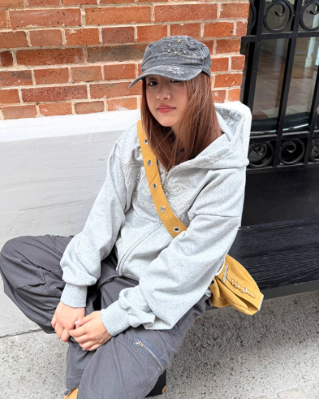 Logo Embroidered Zip-Up Hoodie CYE0057